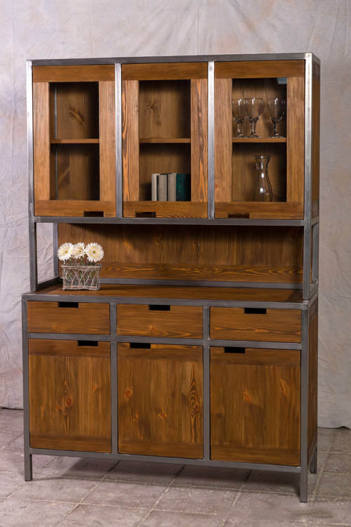 Möbel im Industriedesign – ein Look aus Holz & Metall