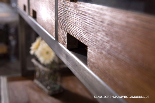 Küchenbuffet mit Aufsatz in urbanem Industrie Design aus Metall und Kiefer Küchenbuffet mit Aufsatz in urbanem Industrie Design aus Metall und Kiefer