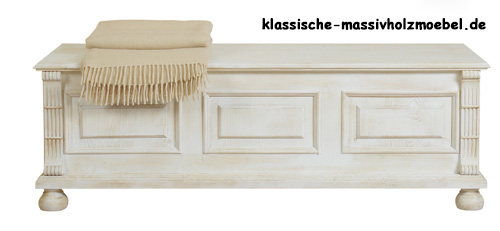 Landhaustruhe -Truhe im Landhausstil aus massivem Holz Kiefer Landhaustruhe -Truhe im Landhausstil aus massivem Holz Kiefer