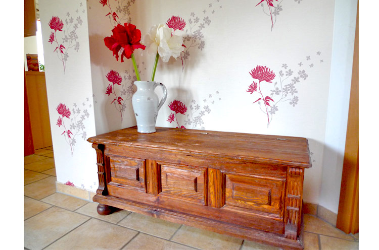 Landhaustruhe in Antik dunkel (dunkelbraun rustikal gebürstet) - 100% Massivholz & Qualität Landhaustruhe in Antik dunkel (dunkelbraun rustikal gebürstet)