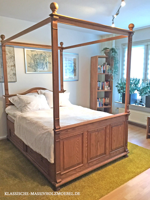 Himmelbett im Landhausstil in Esche massiv Bett mit Baldachin aus 100% Esche
