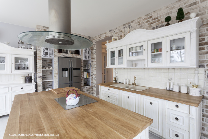 Cottage Küchenmöbel in Altweiß shabby chic weiß gewischt - 100% Massivholz & Qualität Cottage Küchenmöbel in Altweiß shabby chic weiß gewischt