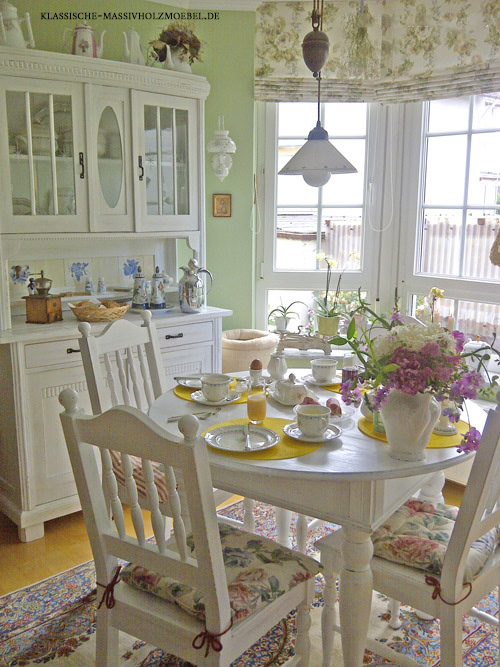 Weißer runder Esstisch mit Schubladen