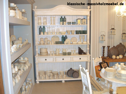 Individuelle Ausstellungsmöbel Ladenausstattung im Landhausstil