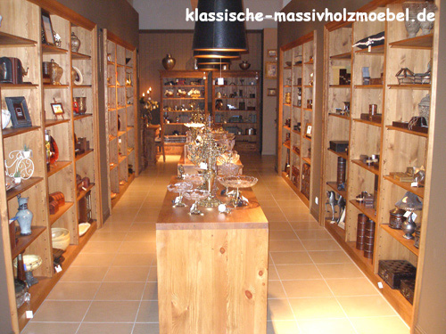 Möbel nach Maß, Holz naturbelassen. Verkaufsregale, Ladeneinrichtung