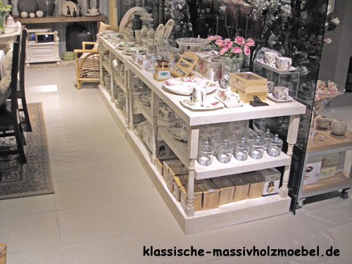 Möbel nach Maß, Holz weiß. Verkaufsregale, Ladeneinrichtung, Verkaufsschränke