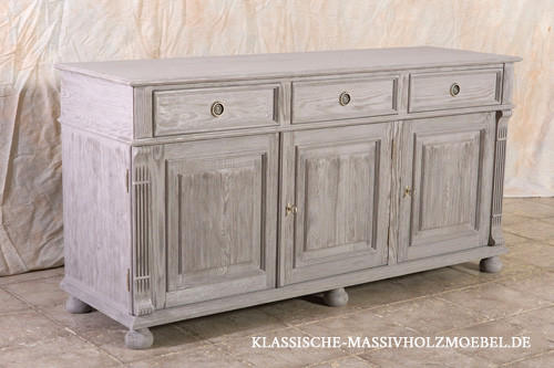 Anrichte im Landhausstil 3-türig mit 3 Schubladen Anrichte im Landhausstil 3-türig mit 3 Schubladen