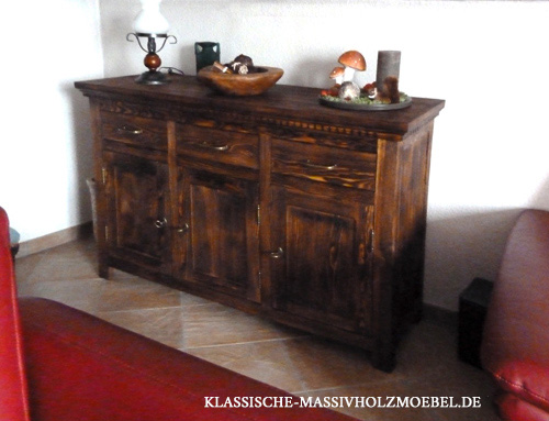 Landhaus Anrichte 3-türig mit 3 Schubladen Landhaus Anrichte 3-türig mit 3 Schubladen