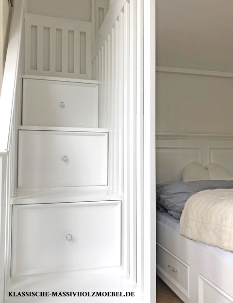 Hochbett Treppe mit Schubladen und Gelände Hochbett Treppe mit Schubladen