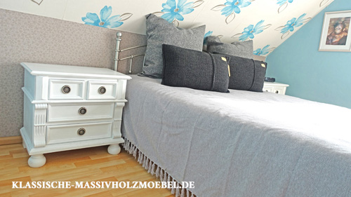 Eine tolle Kombination aus Massivholz und Metall Eine tolle Kombination aus Massivholz und Metall