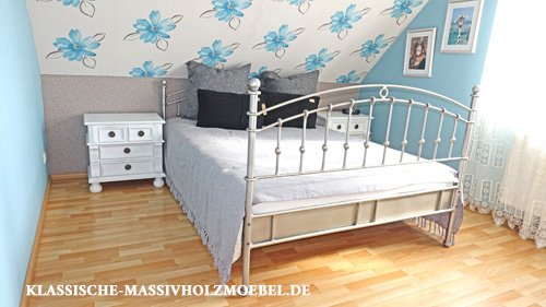 Eine tolle Kombination aus Massivholz und Metall Eine tolle Kombination aus Massivholz und Metall