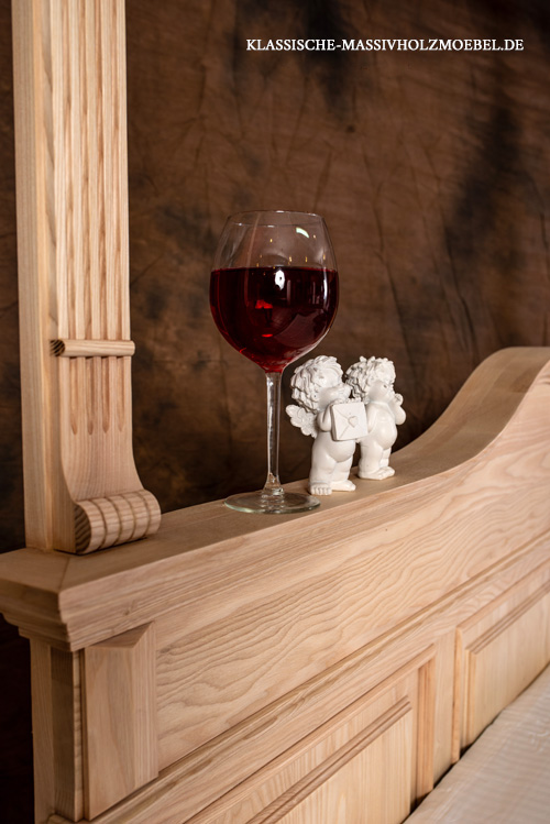 Hochwertiges Baldachinbett aus massiver Esche Hochwertiges Baldachinbett aus massiver Esche