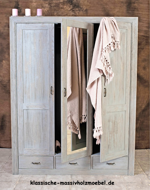 Kleiderschrank 3-türig mit Spiegel in Grau gebürstet mit Wischeffekt á la Shabby Chic