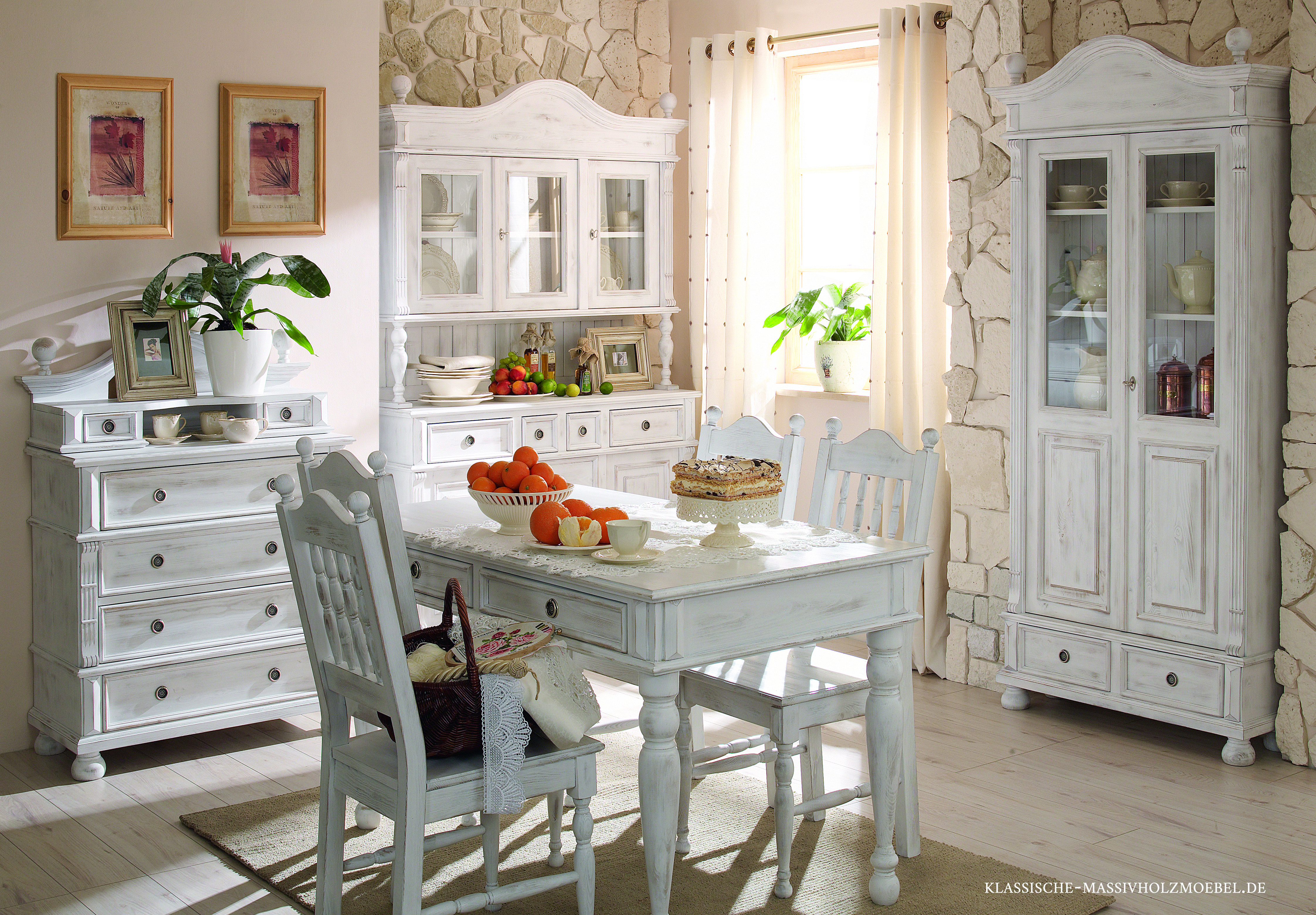 Esszimmer im Landhausstil - Farbe Alt weiß Esszimmer im Landhausstil - Farbe Alt weiß