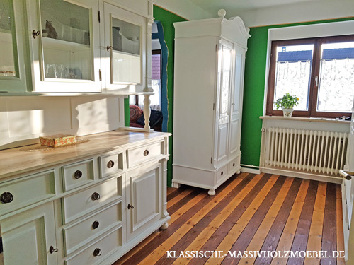 Buffetschränke aus 100% Massivholz Kiefernholz und Eschenholz, Farbe Weiß Buffetschränke aus Kiefernholz und Eschenholz, Farbe Weiß