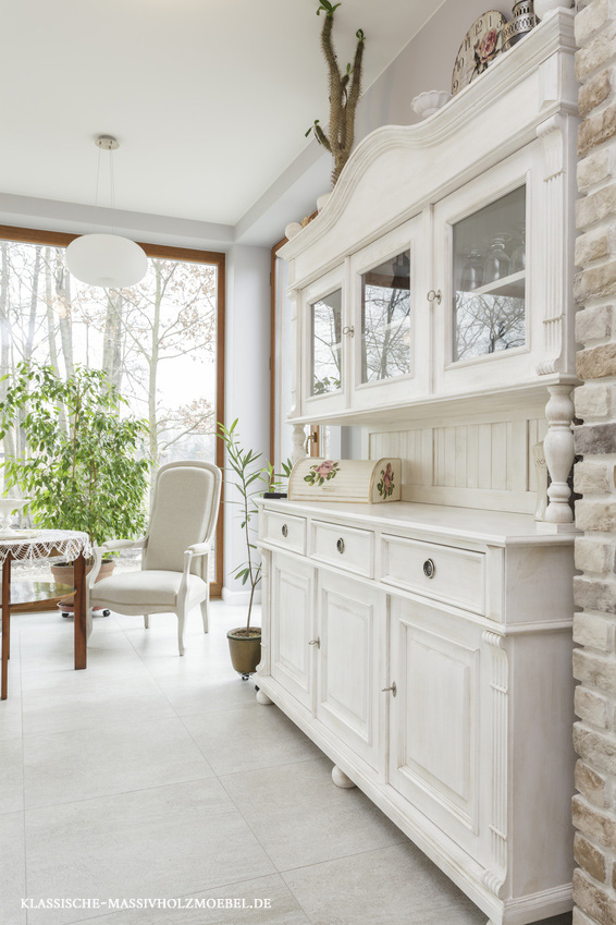 Küchenbuffet im Landhausstil - Alt weiß gewischt - 100% Massivholz & Qualität Küchenbuffet im Landhausstil - Alt weiß gewischt