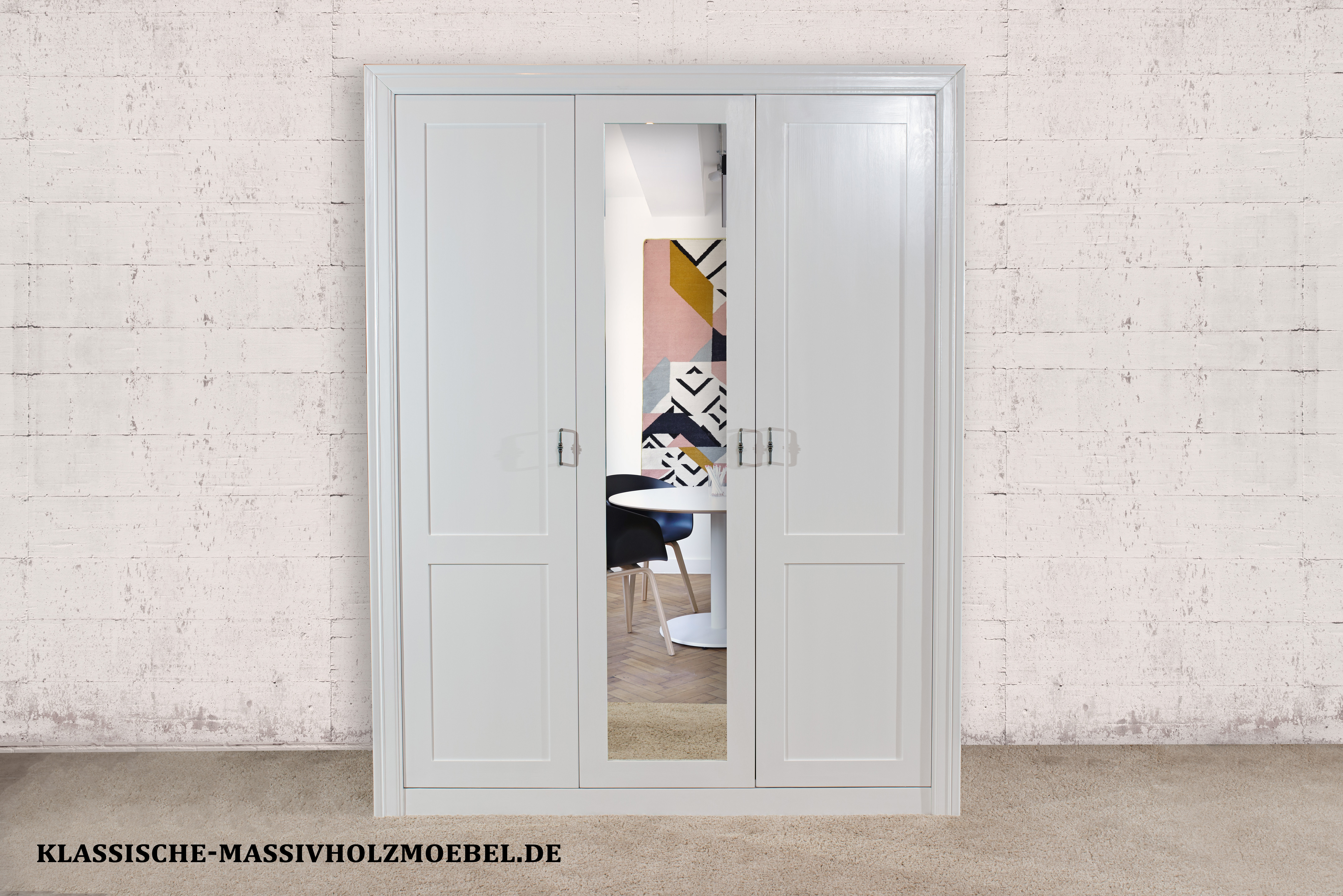 3-türiger Kleiderschrank mit großem Spiegel in Weiß - 100% Kiefer Massivholz Kiefer 3-türiger Kleiderschrank mit großem Spiegel in Weiß - 100% Kiefer Massivholz