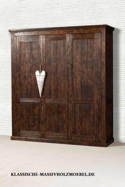 Schrankbett aus Massivholz - traditionell klassisch