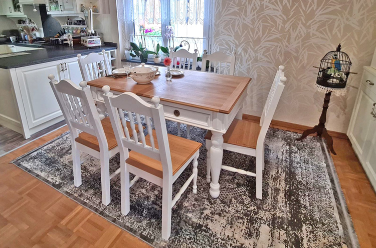 Tisch und Stühle in Eiche - 2-farbig nach Wunsch
