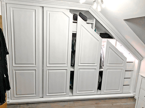 Dachschräge - Einbauschrank nach Mass - 100% Massivholz Dachschräge - Einbauschrank nach Mass