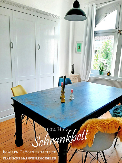 Minimalistische Einrichtung - skandinavisches Bett im Schrank - Farbe Weiß Minimalistische Einrichtung - skandinavisches Bett im Schrank