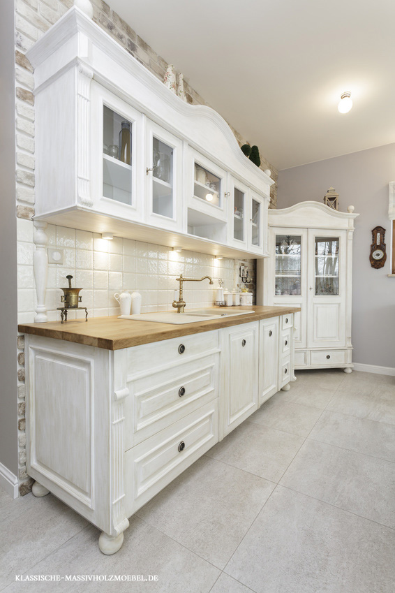 Cottage weiße Küchenmöbel in Altweiß shabby chic weiß gewischt - 100% Massivholz & Qualität - massiv Holz Cottage weiße Küchenmöbel in Altweiß shabby chic weiß gewischt - 100% Massivholz & Qualität